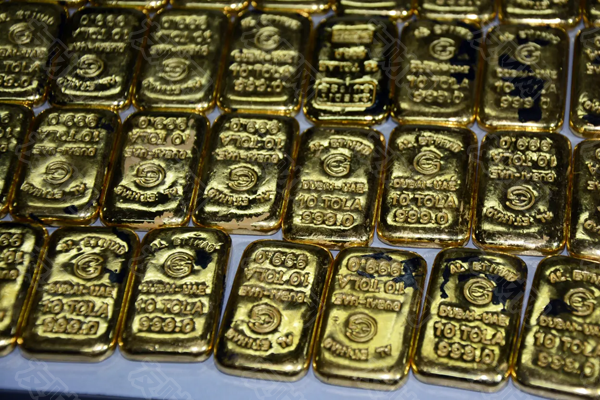 紫金矿业在创纪录的年度利润后 规模堪比全球大宗商品巨头嘉能可(2025年01月27日)